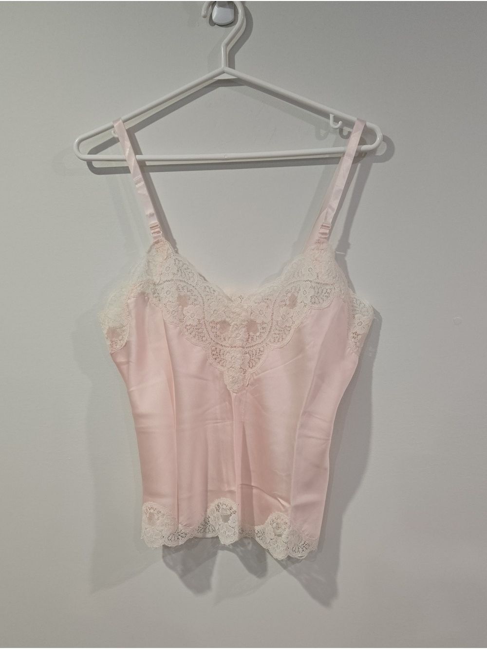 Retro 90's Delicate Lace Trim Satin Cami - Pale Pink